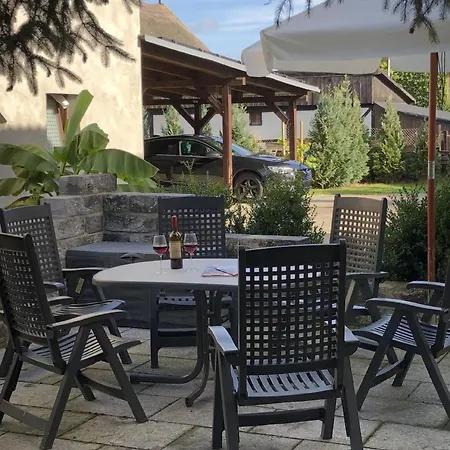 Unteres In Mit Grill Und Terrasse *