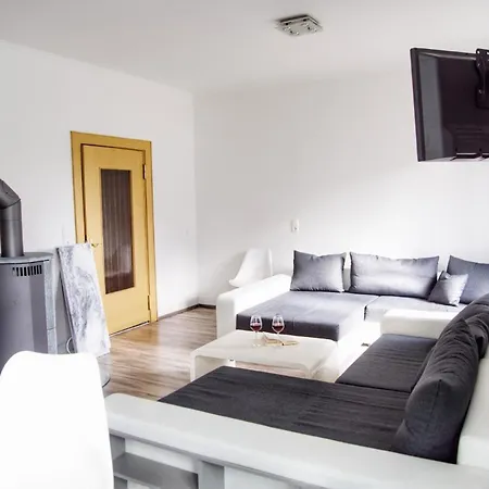 Unteres In Mit Grill Und Terrasse *