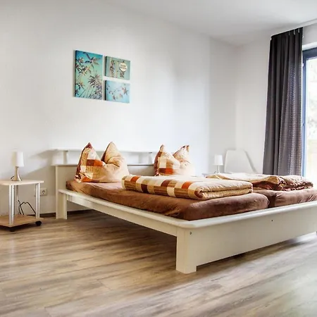 Unteres In Mit Grill Und Terrasse